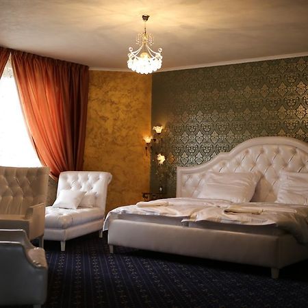 Hotel Kotva Bratislava Esterno foto
