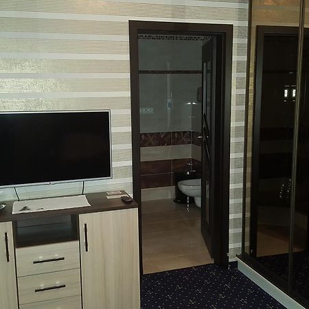 Hotel Kotva Bratislava Esterno foto