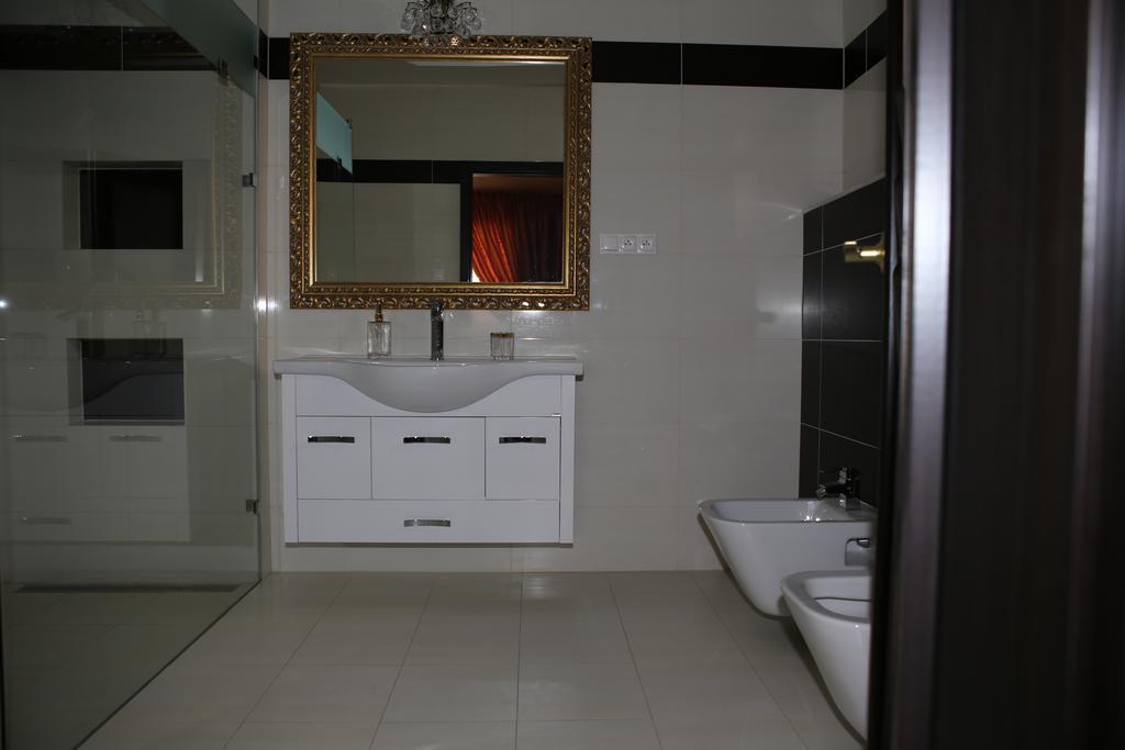 Hotel Kotva Bratislava Esterno foto