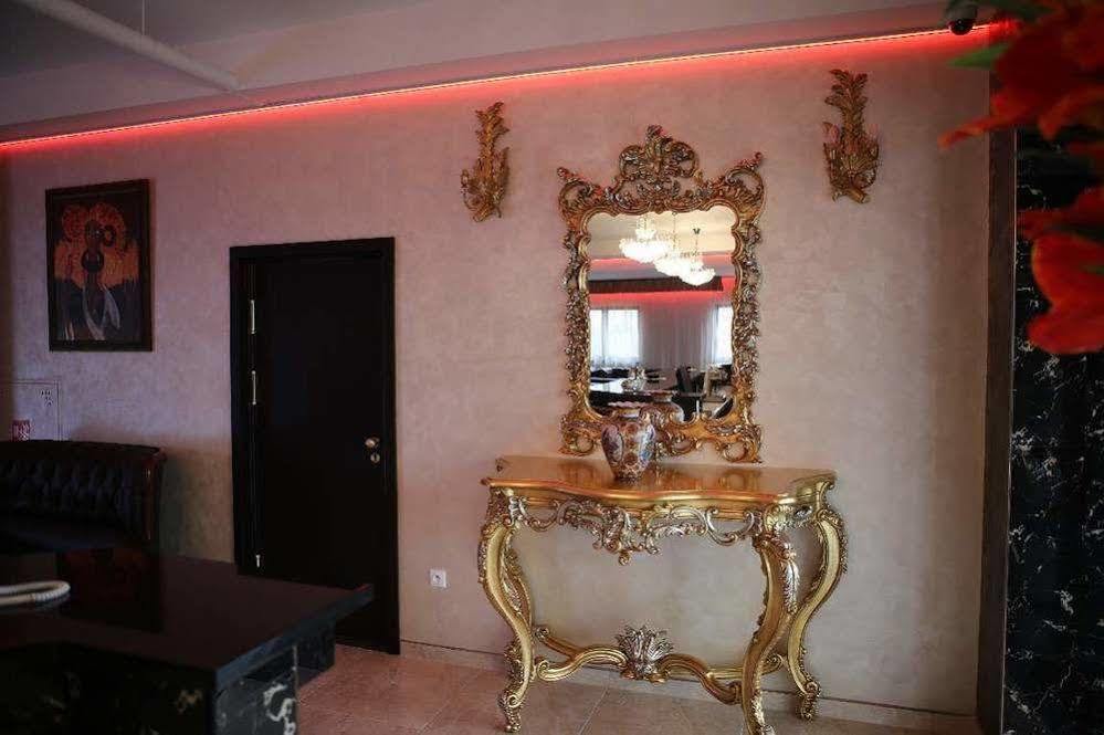Hotel Kotva Bratislava Esterno foto