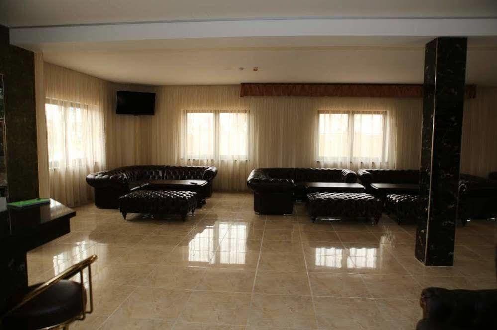 Hotel Kotva Bratislava Esterno foto
