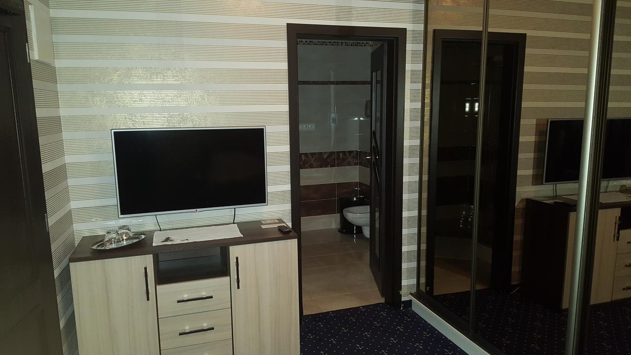 Hotel Kotva Bratislava Esterno foto