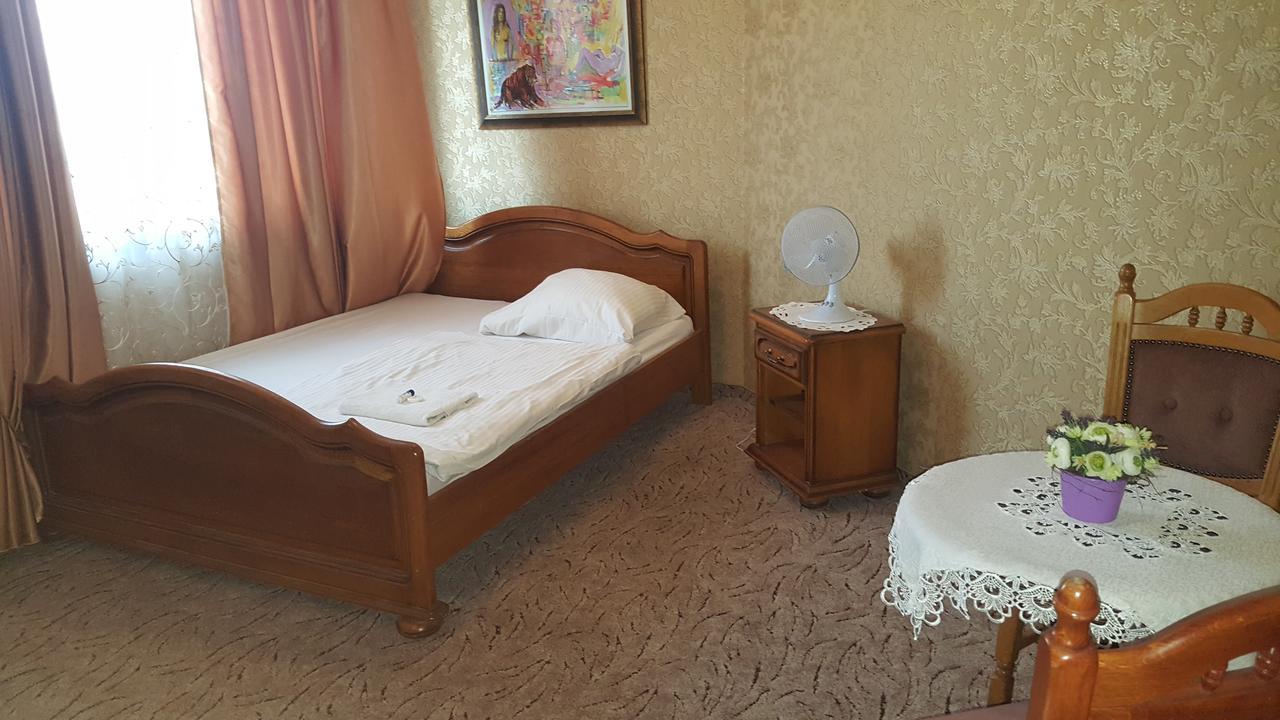Hotel Kotva Bratislava Esterno foto